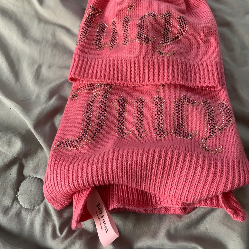 Juicy Couture Hat and Scarf Set
